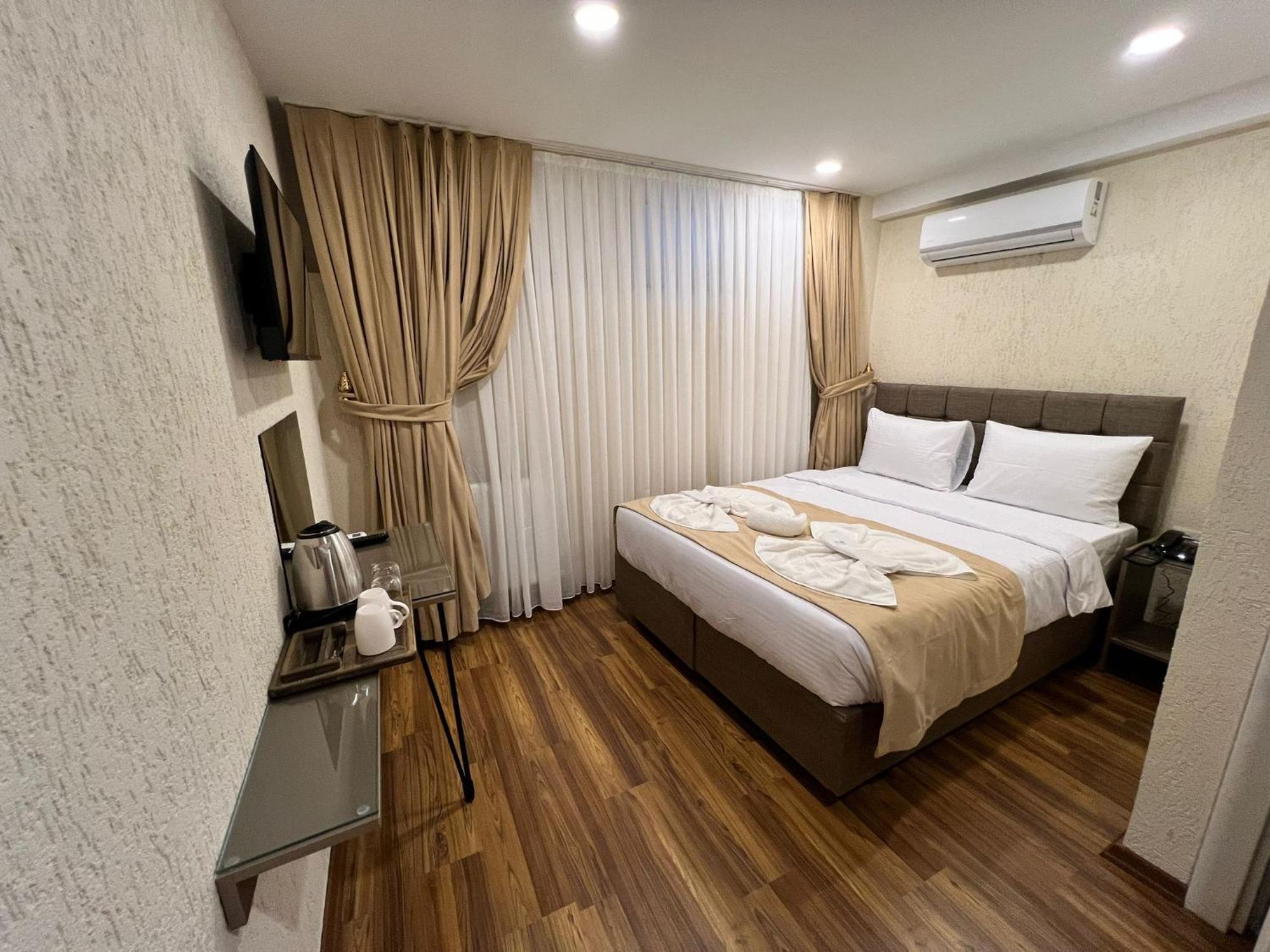 Taksim Nacre 360 Suit, Istanbul